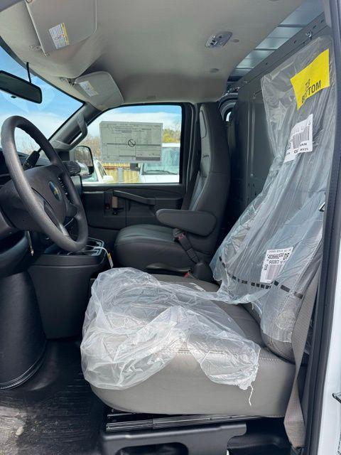 2025 Chevrolet Express Cargo Van RWD 2500 Regular Wheelbase WT