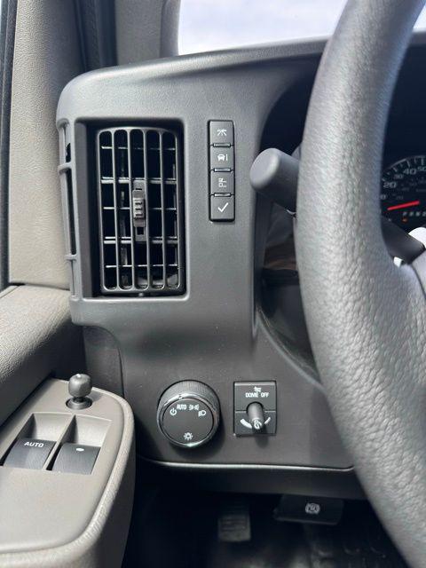 2025 Chevrolet Express Cargo Van RWD 2500 Regular Wheelbase WT