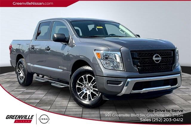 2024 Nissan TITAN Crew Cab SV 4x2