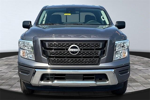 2024 Nissan TITAN Crew Cab SV 4x2