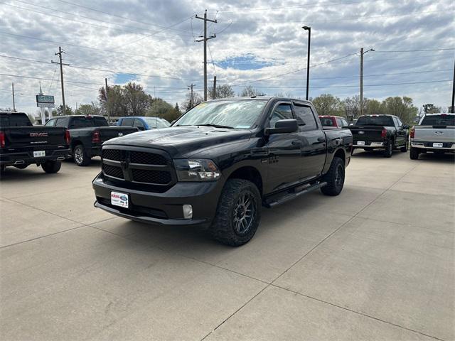 2017 RAM 1500 Express Crew Cab 4x4 57 Box