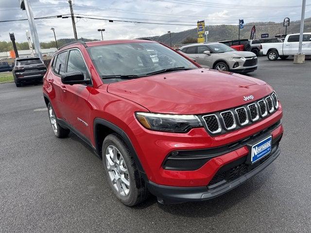 2023 Jeep Compass Latitude Lux FWD