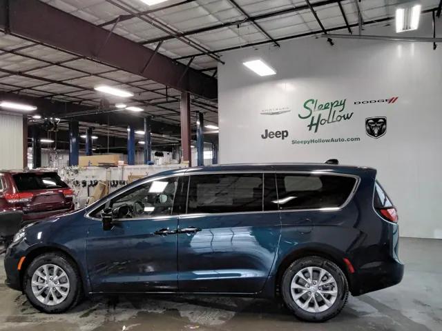 2025 Chrysler Pacifica PACIFICA SELECT AWD