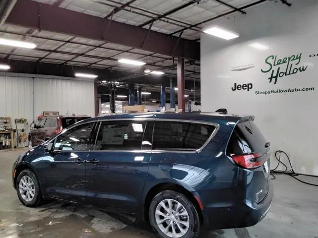 2025 Chrysler Pacifica PACIFICA SELECT AWD