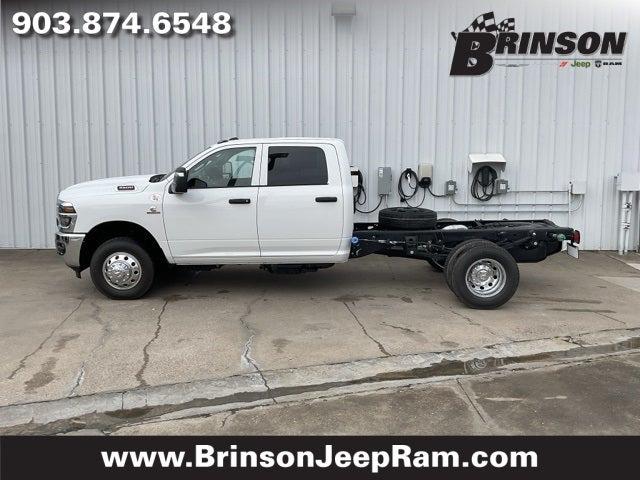 2025 RAM Ram 3500 Chassis Cab RAM 3500 TRADESMAN CREW CAB CHASSIS 4X4 60 CA