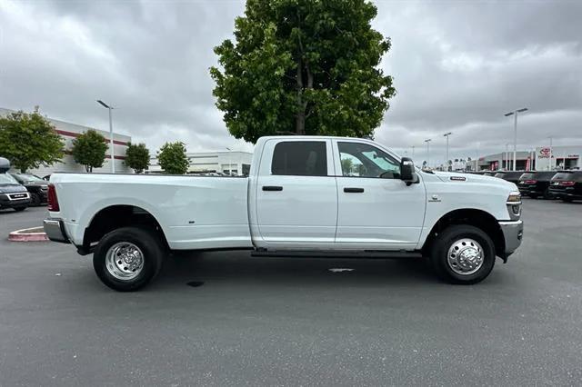 2025 RAM Ram 3500 RAM 3500 TRADESMAN CREW CAB 4X4 8 BOX