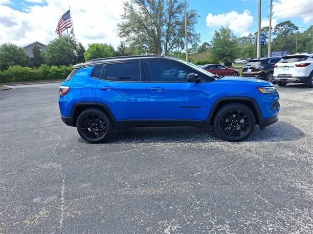 2022 Jeep Compass Altitude FWD