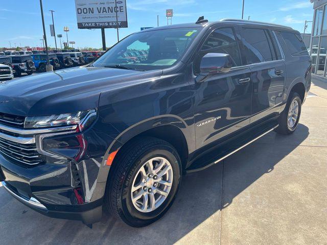 2023 Chevrolet Suburban 4WD LT