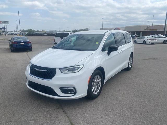 2025 Chrysler Pacifica PACIFICA SELECT
