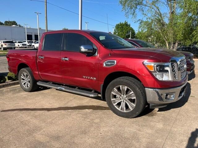 2017 Nissan TITAN SL