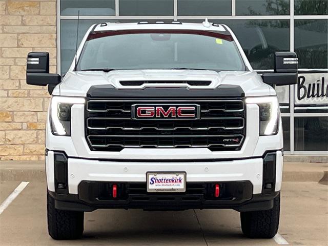 2025 GMC Sierra 2500HD 4WD Crew Cab Standard Bed AT4
