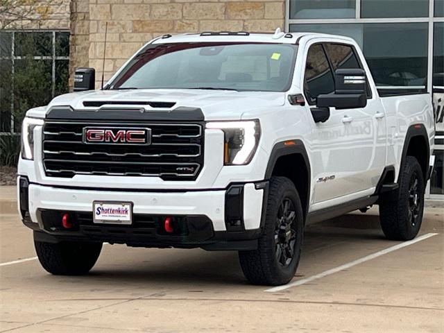 2025 GMC Sierra 2500HD 4WD Crew Cab Standard Bed AT4