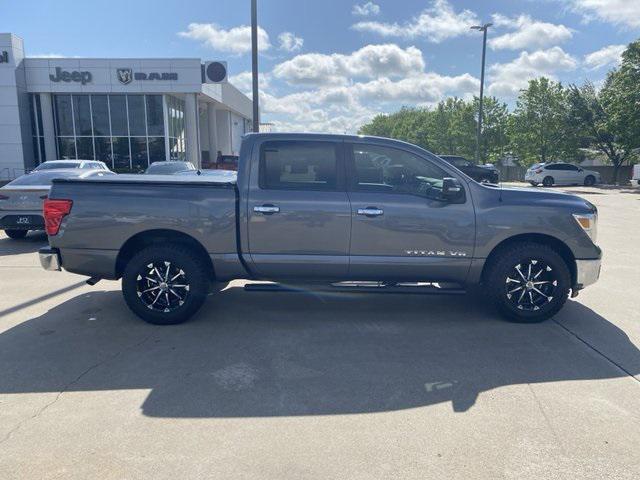 2019 Nissan TITAN SV