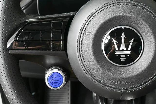2025 Maserati Grecale Folgore Standard