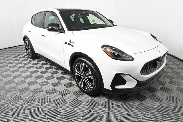 2025 Maserati Grecale Folgore Standard