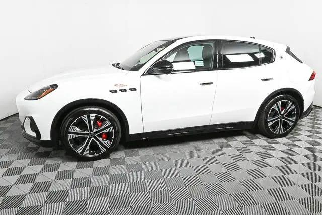 2025 Maserati Grecale Folgore Standard