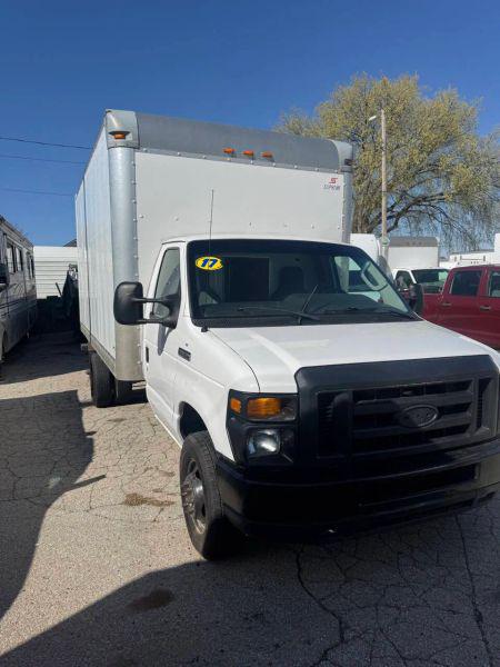 2017 Ford E-450 Cutaway Base