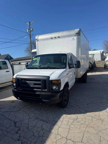 2017 Ford E-450 Cutaway Base