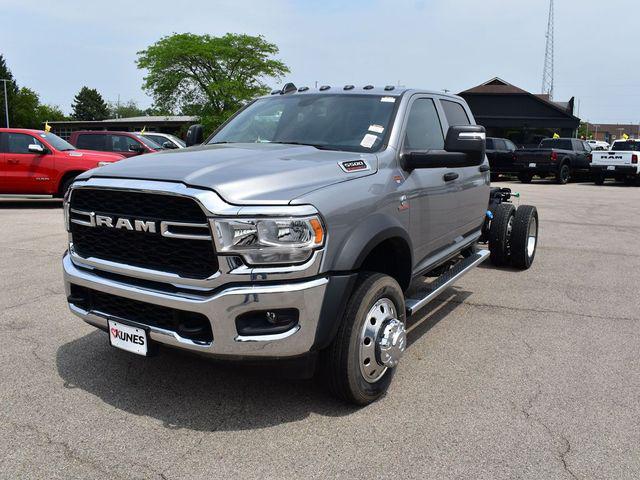 2024 RAM Ram 5500 Chassis Cab RAM 5500 TRADESMAN CHASSIS CREW CAB 4X4 60 CA