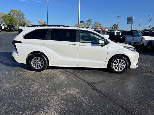 2023 Toyota Sienna XLE