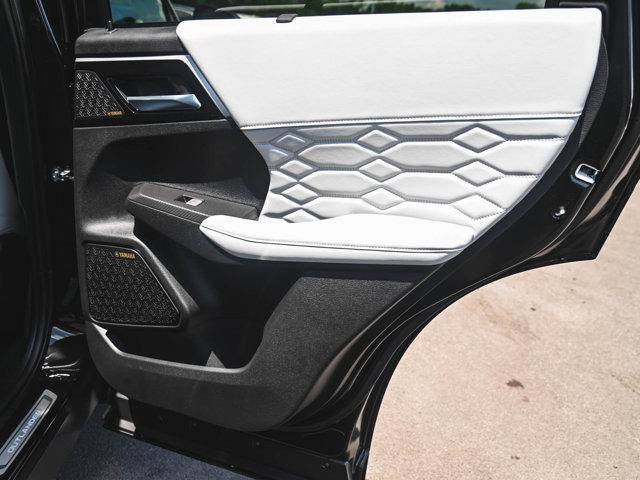 2025 Mitsubishi Outlander PLATINUM EDITION 2.5 S-AWC