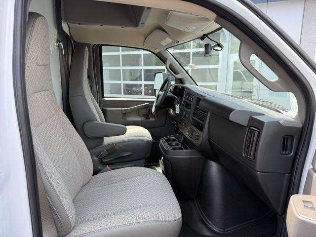 2025 Chevrolet Express Cutaway Work Van