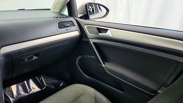 2016 Volkswagen Golf TSI S 4-Door
