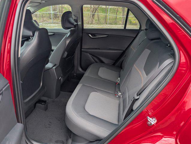 2025 Kia Niro LX