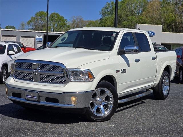 2017 RAM 1500 Laramie Crew Cab 4x4 57 Box