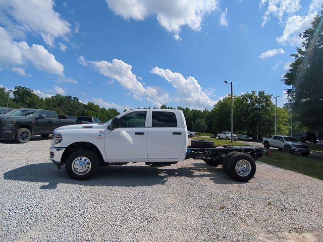 2025 RAM Ram 3500 Chassis Cab RAM 3500 TRADESMAN CREW CAB CHASSIS 4X4 60 CA