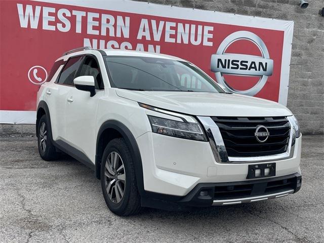 2022 Nissan Pathfinder SL 4WD