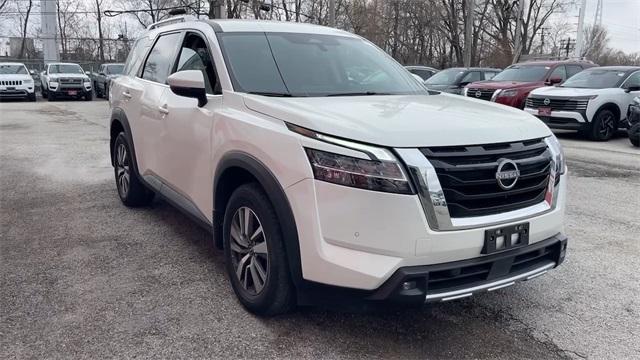 2022 Nissan Pathfinder SL 4WD