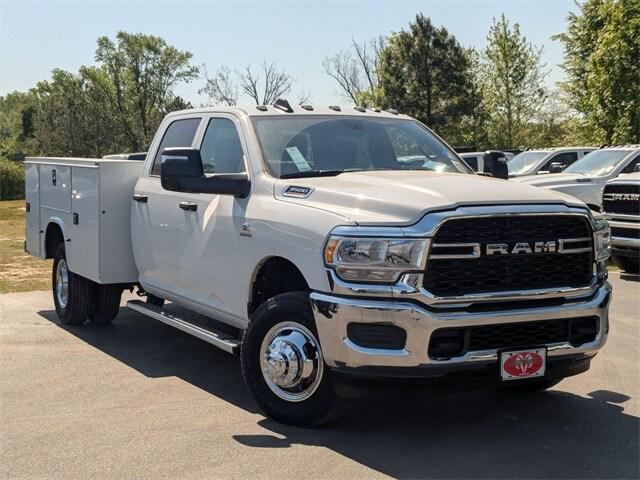 2024 RAM Ram 3500 Chassis Cab RAM 3500 TRADESMAN CREW CAB CHASSIS 4X4 60 CA