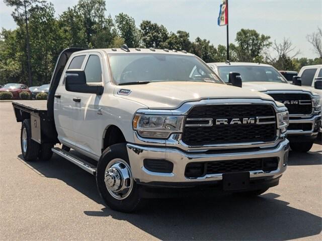 2024 RAM Ram 3500 Chassis Cab RAM 3500 TRADESMAN CREW CAB CHASSIS 4X4 60 CA