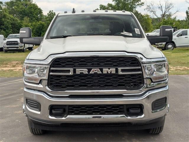 2024 RAM Ram 3500 Chassis Cab RAM 3500 TRADESMAN CREW CAB CHASSIS 4X4 60 CA