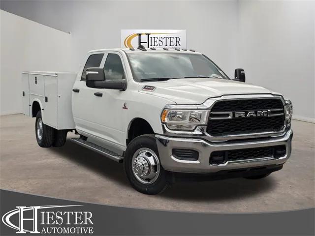 2024 RAM Ram 3500 Chassis Cab RAM 3500 TRADESMAN CREW CAB CHASSIS 4X4 60 CA