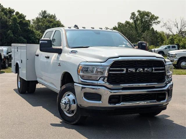 2024 RAM Ram 3500 Chassis Cab RAM 3500 TRADESMAN CREW CAB CHASSIS 4X4 60 CA