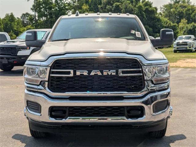 2024 RAM Ram 3500 Chassis Cab RAM 3500 TRADESMAN CREW CAB CHASSIS 4X4 60 CA