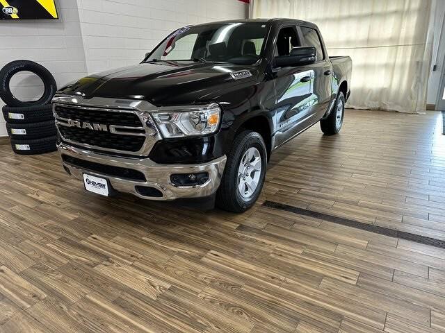 2024 RAM 1500 Lone Star Crew Cab 4x4 57 Box