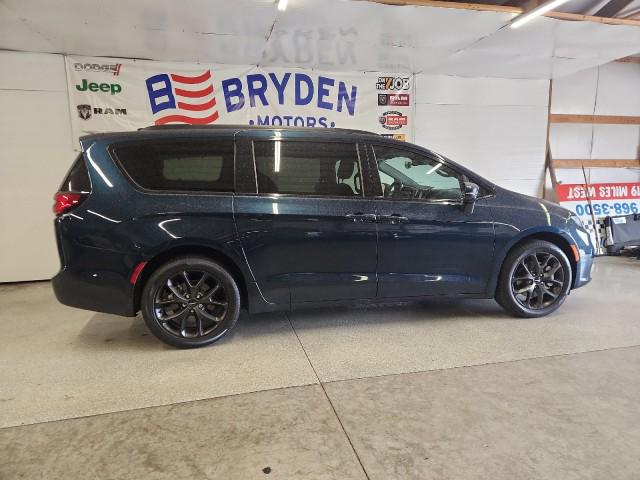 2022 Chrysler Pacifica Touring L AWD