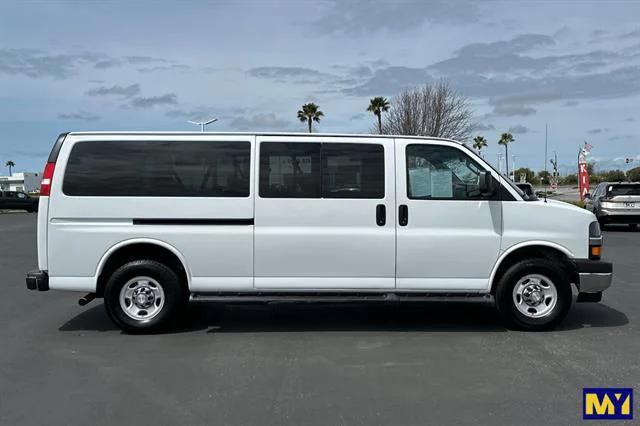 2022 Chevrolet Express Passenger RWD 3500 Extended Wheelbase LT