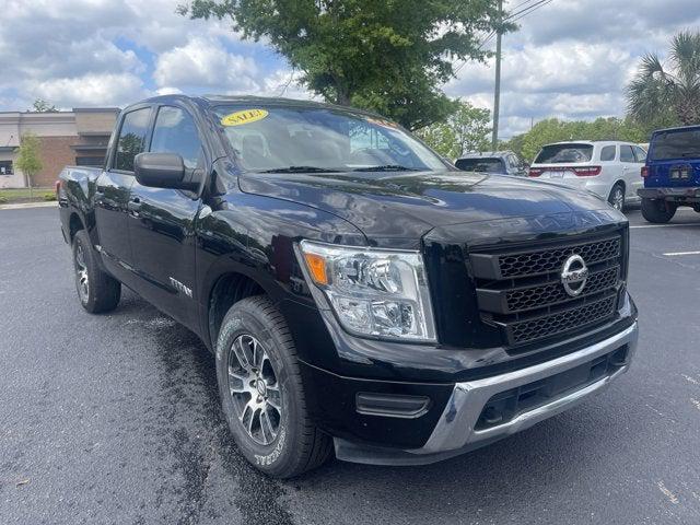 2022 Nissan TITAN Crew Cab SV 4x4