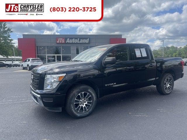 2022 Nissan TITAN Crew Cab SV 4x4