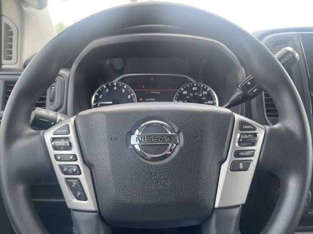 2022 Nissan TITAN Crew Cab SV 4x4