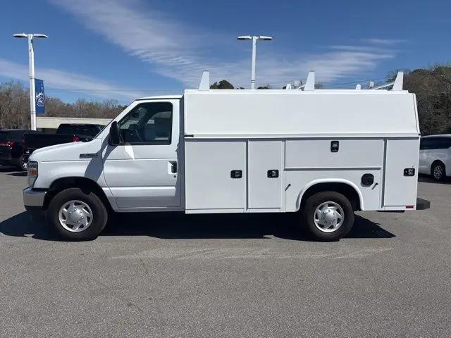 2025 Ford E-350 Cutaway E-Series Cutaway