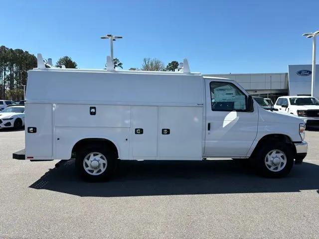 2025 Ford E-350 Cutaway E-Series Cutaway
