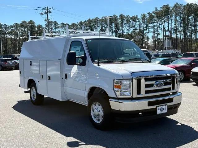 2025 Ford E-350 Cutaway E-Series Cutaway