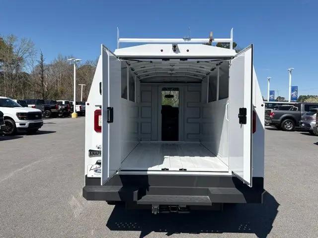2025 Ford E-350 Cutaway E-Series Cutaway
