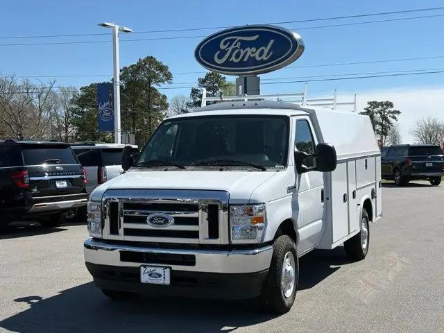 2025 Ford E-350 Cutaway E-Series Cutaway for sale in Morehead City, NC