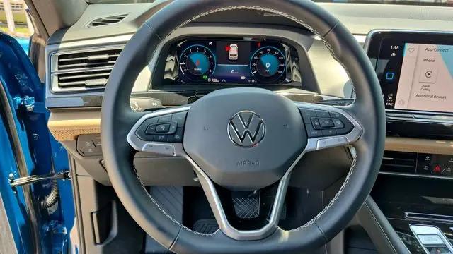 2025 Volkswagen Atlas Cross Sport 2.0T SE w/Technology